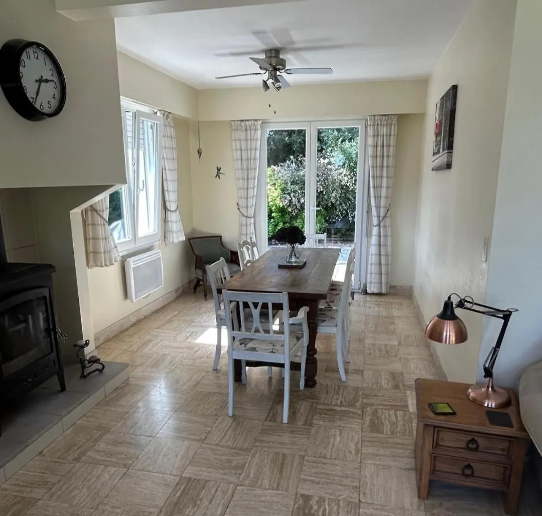 Kerprimel Villa Saint-Thois 0*,  France